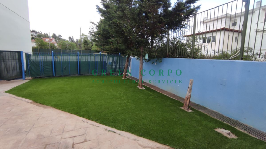 Τοποθέτηση συνθετικού χλοοτάπητα B2B από την Green Corpo
